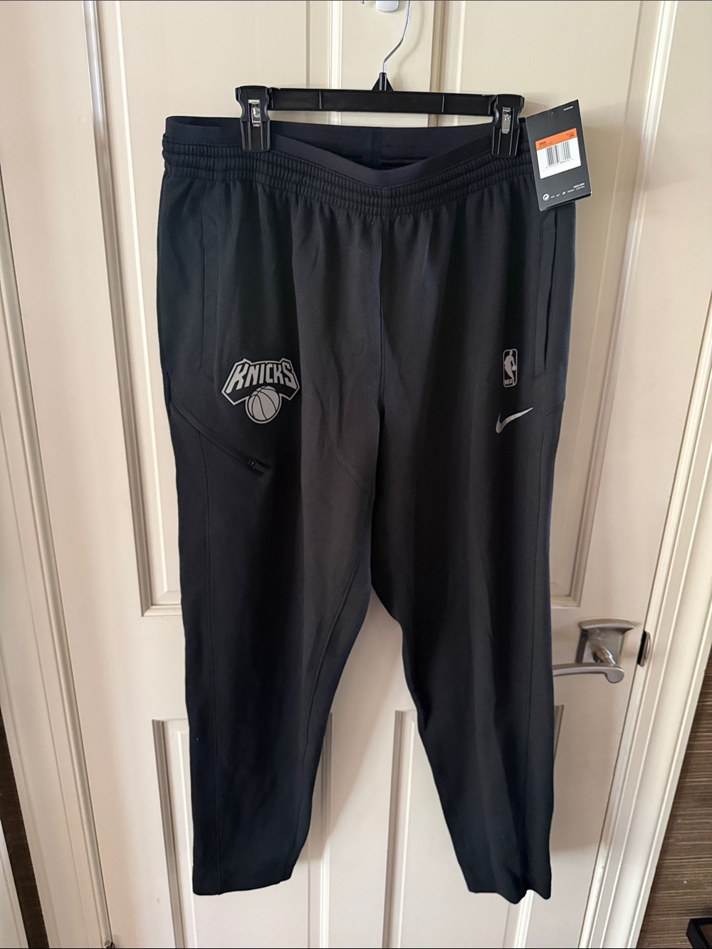 Nike Black New York Knicks Performance Track Pants